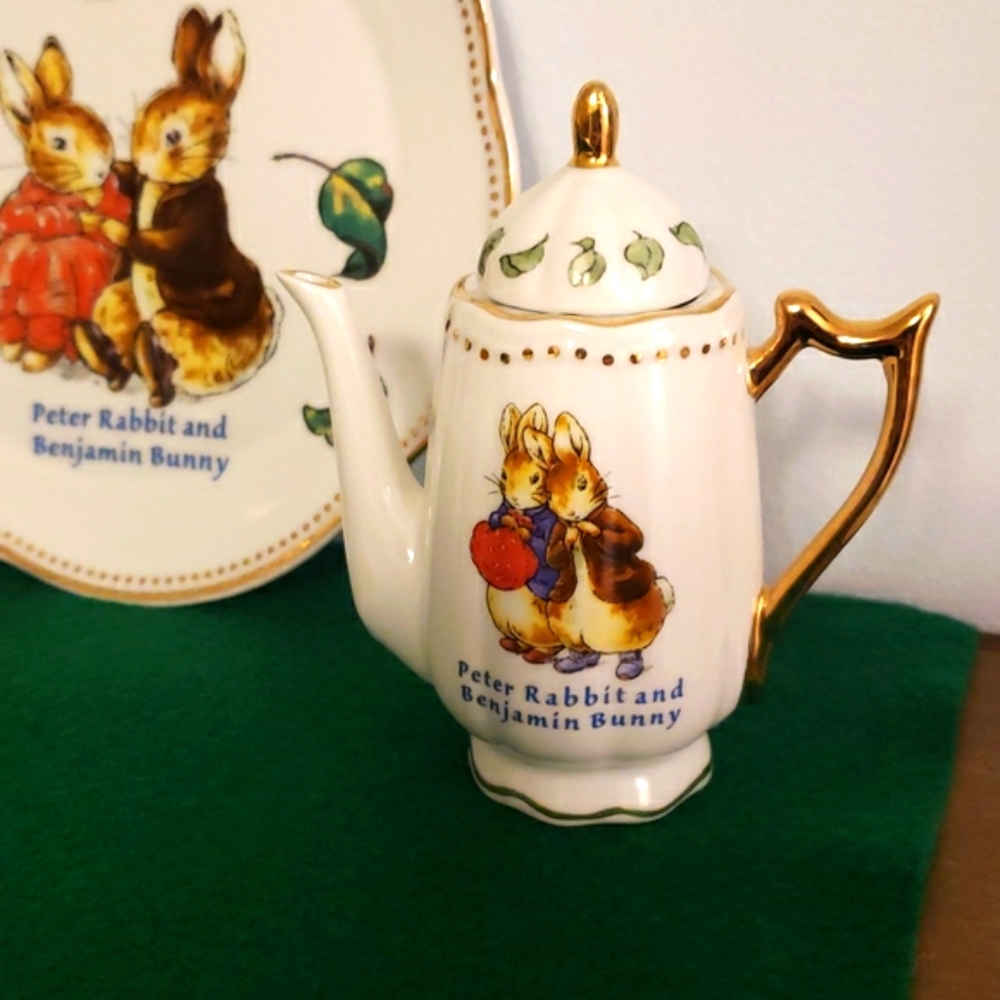 RARE Collectible Beatrix Potter Peter rabbit Tea Set - Picture 3 of 12